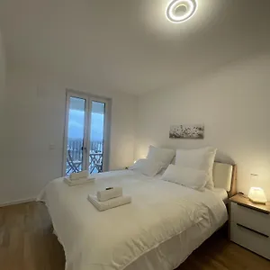 Luxurious And Stylish At Ber Airport Apartment